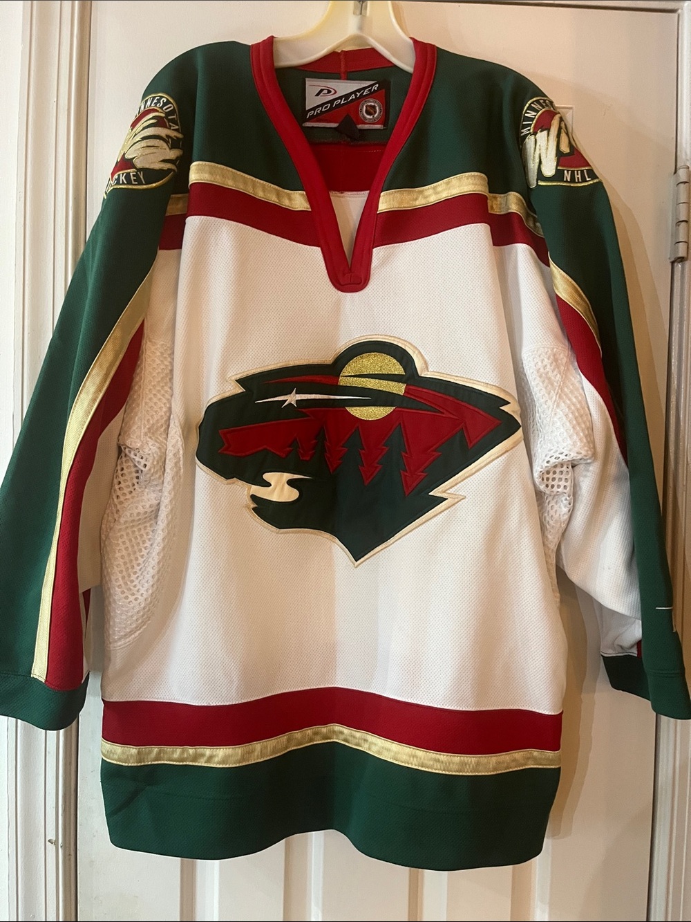 Minnesota Wild Pro Player White Hockey Jersey Vintage Sz Medium